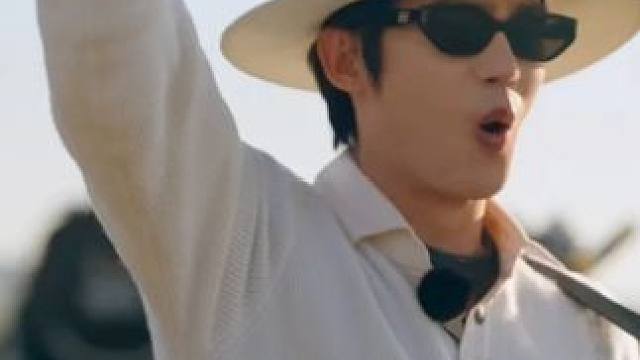 #听谁在唱歌  快乐就是这么简单！当《喀秋莎》旋律响起，快跟上寻乐团的节奏，一起搭乘开往满洲里的列车