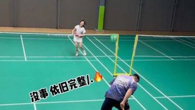 裁判在哪里！！这球包界内啊！#羽毛球 #情侣