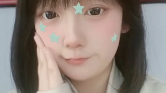 你怎么只看她我家也有会后空翻的猫来看看我呗