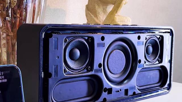 沉浸感绝了！DOSS全景声音响，开机瞬间音质征服耳朵，每段旋律都带着满满感染力