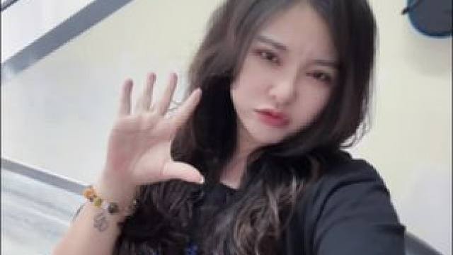 姐妹们！！初秋烫个头吧！！ 