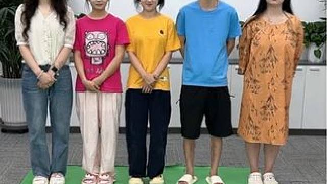 金鸡独立挑战哈哈 #脑洞大开 #搞笑 #办公室搞笑