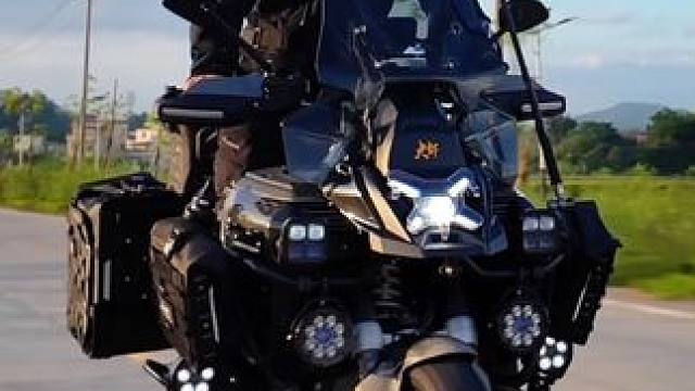 那我带你逃跑吧 逃的越远越好 逃到世界的尽头