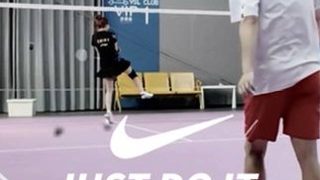 羽毛球打不过他？但嘴炮必须赢！结果… #羽毛球 #羽毛球情侣日常 #挑衅翻车 #运动搞笑 #羽球小露