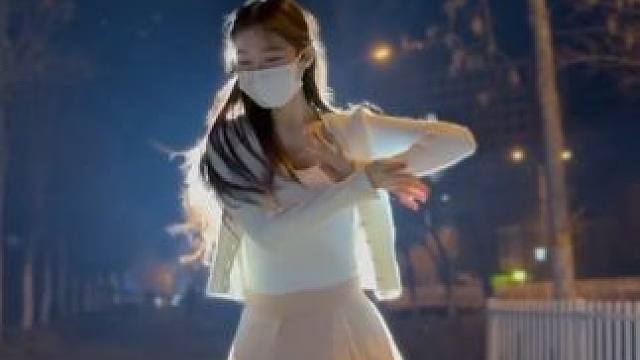 芊芊衣摆 弄影起舞#国风 #东方美 #古典舞