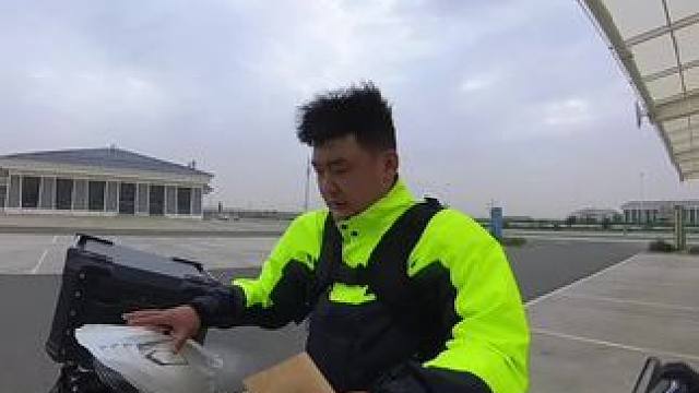 狂风中一口白皮饼的救赎！#春风800mtx #摩旅