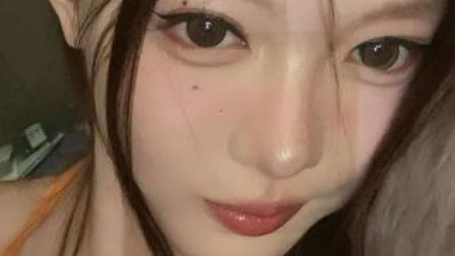 这个距离没到过 #低像素怼脸拍 #原相机 #分享妆容 #氛围感 #姐姐