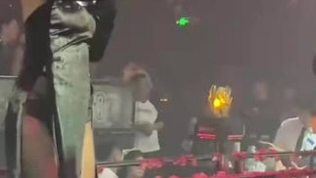 #演出现场 #演唱会现场live #蹦迪现场嗨爆 #上热搜 #现场版live