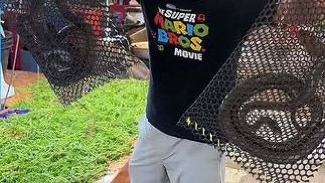 弄一条大辣条回家炖着吃 #美食 #泰国美食 #户外美食 #内容启发搜索