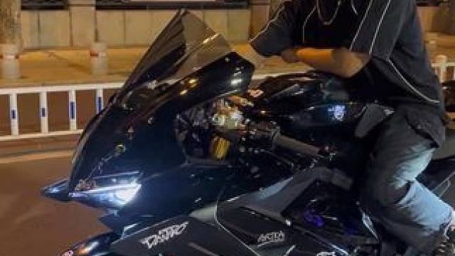 14000转的表底，不配拥有颜值和动力吗？#春风675sr #机车