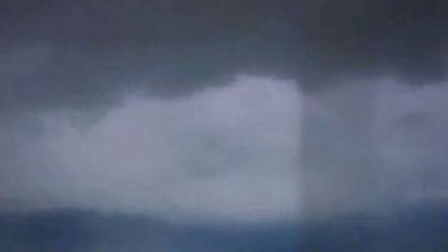 今晚南宁天气#暴雨来袭 #极端天气#乌云密布 #夜景实拍 #天空之城