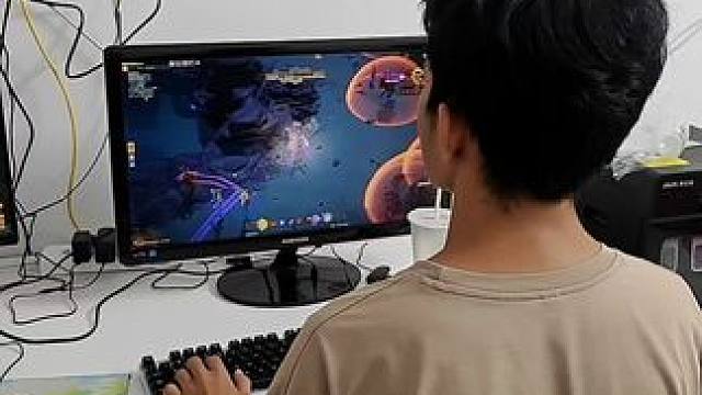 流放2我就不去了，火炬再守半个月也该休息了，等下赛季！#火炬之光无限 #流放2