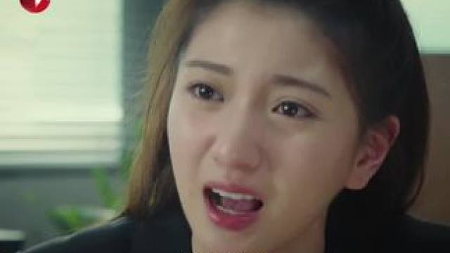 墨马生物科技公司的科学家唐绍戎被掉落的广告牌砸中身亡，而一个月前，公司另一位合伙人韩松也在跑步时意外