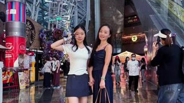 亲爱哒们，周四喽，哈哈，不直播跳操，都去吃点好吃的犒劳一下辛苦的自己吧，明天见