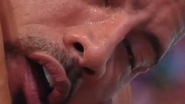 塞纳霸王举鼎出其不意，人民肘击戏弄强森，强森打出洛克炸弹 #霸王举鼎 #人民肘击