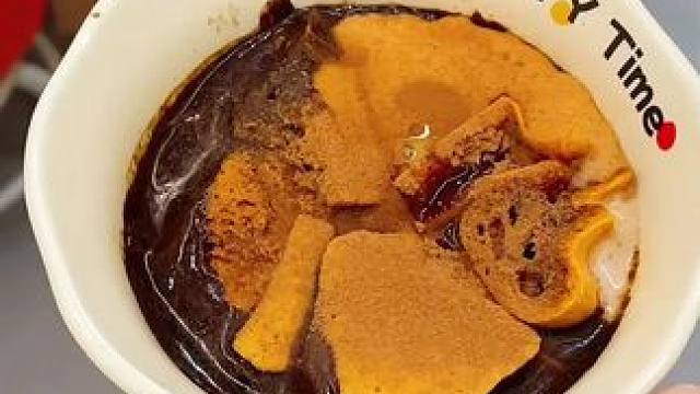 下雨天来一杯暖呼呼的焦糖肉桂拿铁太舒服啦#焦糖拿铁 #肉桂拿铁 #咖啡日常 #打工人咖啡