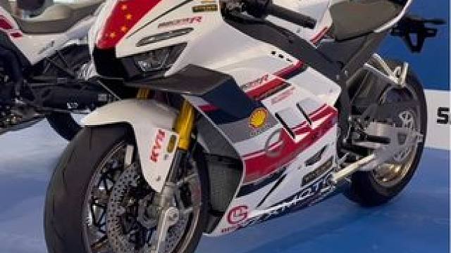 也是见到了张雪820rr与500f实车 #张雪机车 #摩托车 #摩博会 #820rr #500F