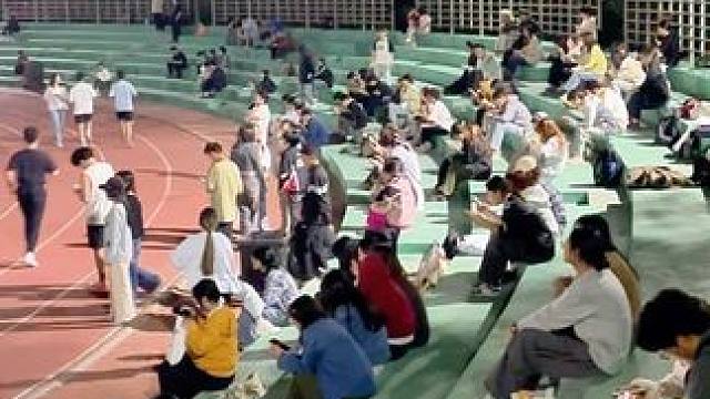 青春熙熙攘攘☁️ #校园生活欢乐多 #学生时代 #青春 #这大概就是青春的样子 #天津工业大学