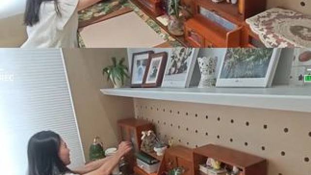 还记得丫丫和奶奶吗？设计师史南桥为祖孙俩改造了一个静谧温馨的房间，丫丫在书桌上添置了精美的收纳柜，摆