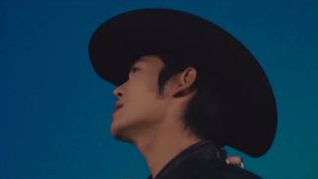 在#听谁在唱歌 寻乐团里，#于适  年龄最小，他有时孩子气的快乐总是感染着大家，妥妥的团宠没错了，#