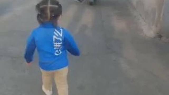 还记得那个被装在外卖箱里,笑容却治愈无数人的“外卖宝宝” #懂事的孩子