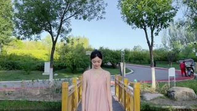 舞姿优美人更美