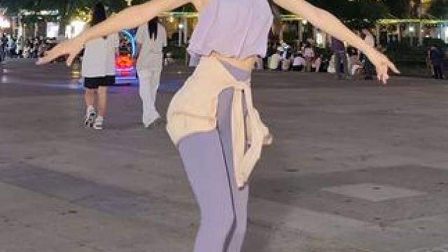 欢迎回到贵阳白宫 #十元摇 #哦嗯调 #户外舞蹈 #青春活力 #青年创作者成长计划