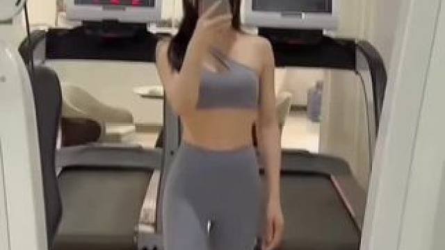 内心平静就是最高的磁场 
内核稳定就是最大的能量#瑜伽普拉提女孩