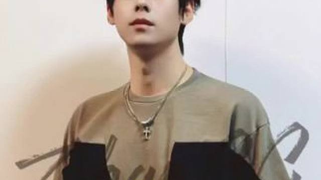 老赵唱歌，名不虚传
#赵成晨 #克拉克拉直播