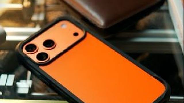 简约大方的设计一直很加分，NOMAD这款磁吸壳手感和设计都很优秀，还很抗摔#iphone17prom