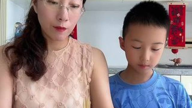 不可能！！！怎么蘸点水竹签就立住了呢？？！！！#万万没想到 #意想不到的结局 #母子日常