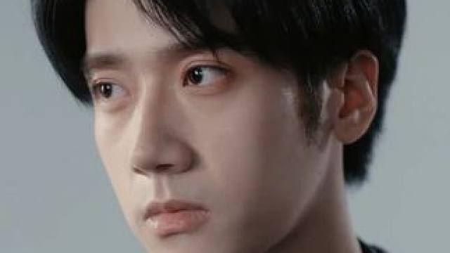 第八集，众人面对两个“王伟”产生疑惑，真王伟要求以指纹、DNA 对质，李云飞