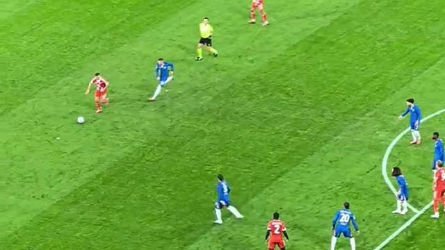 虽然是乌龙球，但确实是亲眼看到的第一粒进球