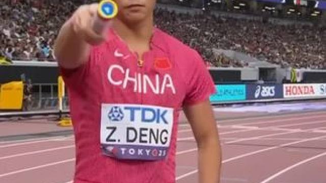 男子4x100米接力赛第二组激烈的比赛 在男子4x100米接力赛第二组激烈的比赛中，南非队和英国队均