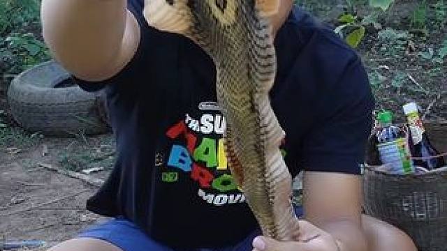 辣炒️大辣条 #美食 #泰国美食 #户外美食 #内容启发搜索