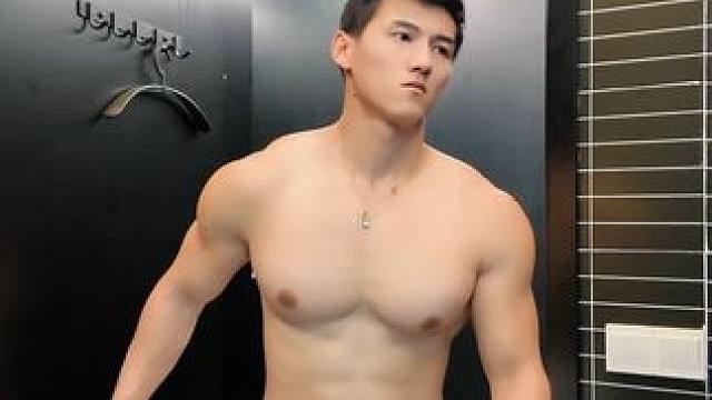 男人一定要有点肌肉才行 #健身日常 #薄肌男孩 #健身房 #健身 #速干长袖