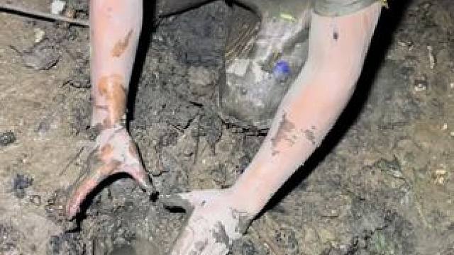 比拳头还大的洞，鳝鱼一条比一条大，2小时扣了30斤，太过瘾了！！#户外 #我的乡村生活 #农村生活