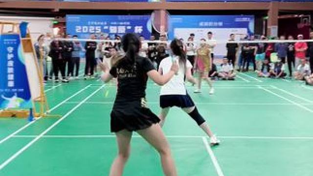 赏心悦目的羽毛球精彩女双比赛