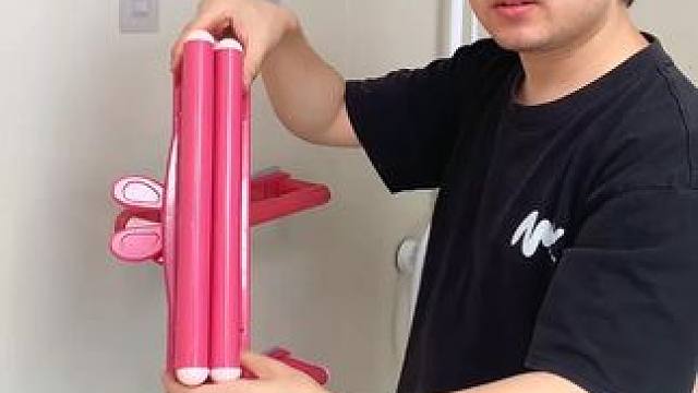 兔耳伸缩拖鞋架 #可伸缩毛巾架  收纳毛巾不占空间，还是个#可伸缩拖鞋架 拖鞋上墙不积水，卫生间干净