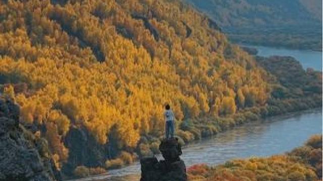 内蒙古那么远谁来啊#内蒙古赏秋 #危险动作请勿模仿