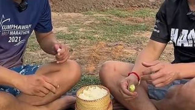 我说苦瓜是甜的他不信 #美食 #泰国美食 #户外美食 #内容启发搜索