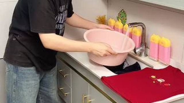 肥皂盒起泡盒 手洗衣服一定少不了这个 ，起泡很丰富不打滑，可以把肥皂用的一点都不剩，还是