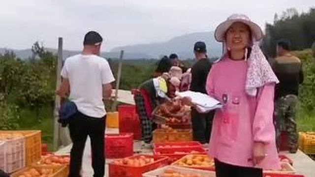 山卡卡里的农村大姐学费了开直播每天收获满满您还在恐播怕播不敢开播开播了不知说什么吗#记录真实生活 #