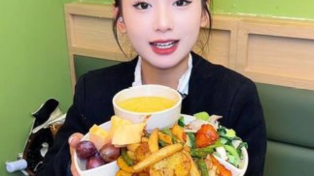 素食自助？团购直接卖爆了！#甜甜三分甜 #遛娃好去处 #比会吃更惠吃 #超值券 #宝藏小店