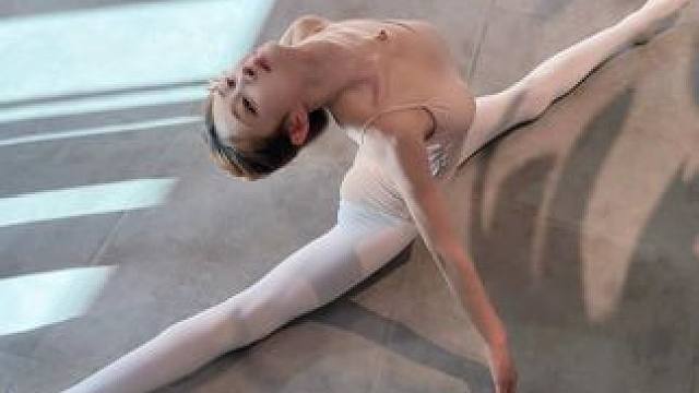 喜欢我的人多了，你算老大#舞蹈生 #一字马