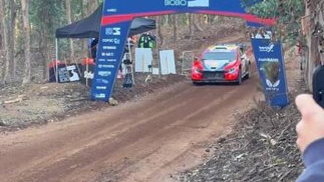 砾石飞溅，极速掠地，现代i20智利站炫技