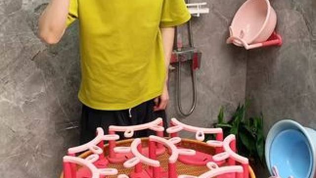 兔耳脸盆架 #兔耳朵脸盆架  可以收纳多个脸盆，家里的刷鞋都可以挂上去，还不占空间 #免打孔  #小