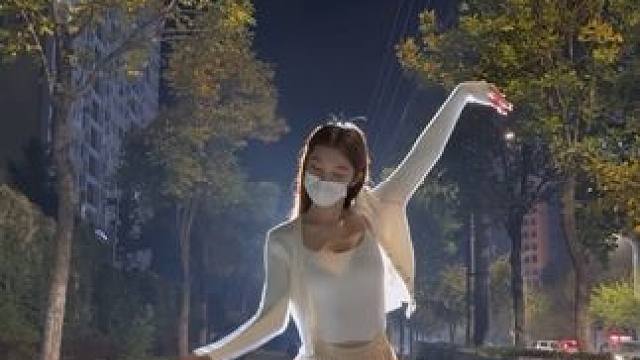 旧地你未出现过 我也千次万次捉.