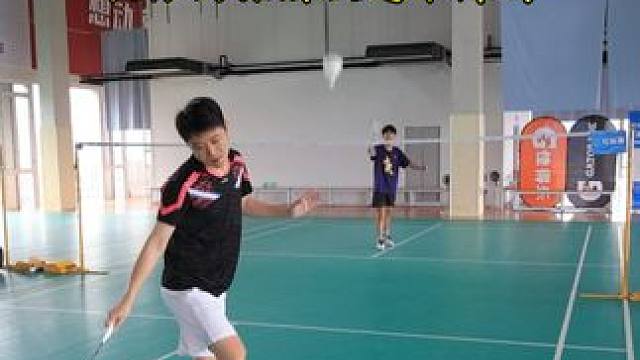 被偷后场很郁闷吗 两招就能解决 拿到高点就可以下压，就算拿不到就可以勾手吊球#羽毛球 #羽毛球偷后场