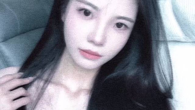 第一次拥抱你是用眼睛